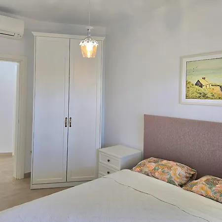 Perla Modern Penthouse 272