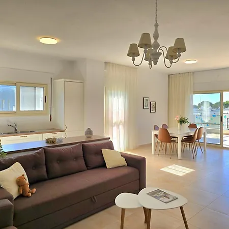 Perla Modern Penthouse 272