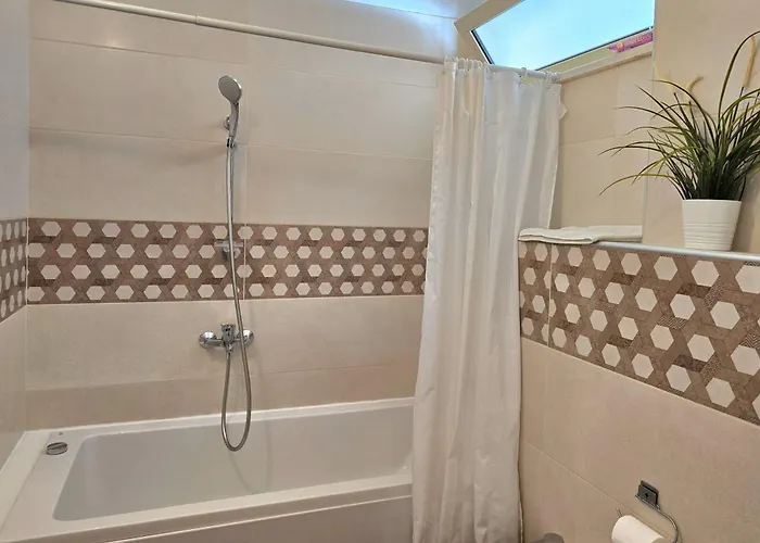 Perla Modern Penthouse 272 Lägenhet Plazhi San Pietro