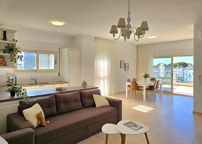 Perla Modern Penthouse 272